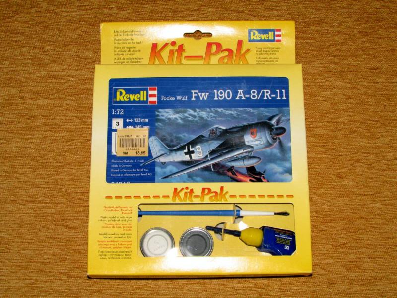 Revell 1_72 Focke Wulf Fw 190 A-8_R-11 Kit-Pak Ragasztóval, enamel festékekkel és ecsettel 3.100.-