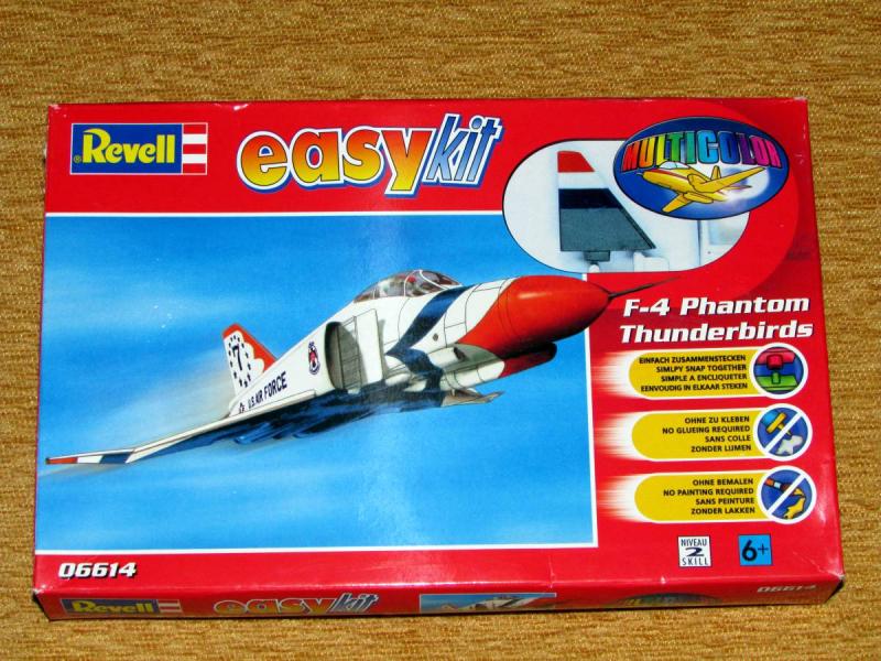 Revell 1_100 F-4 Phantom Thunderbirds Easykit Előre festett, összepattintható makett 2.100.-