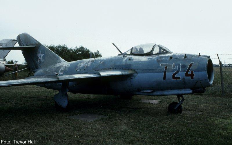 Mikojan-Gurjevics-MiG-15-724-1