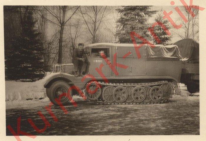 SdKfz 11 with semi-closed artillery superstructure