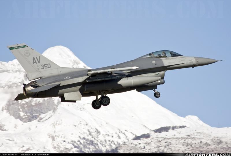 F-16C blk40 -az első 40-es 87-0350 már kövér kerekes...