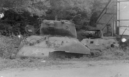 not-very-clear-but-the-tank-at-the-back-is-ersatz-panther-v0-yswbw5wk3bb81