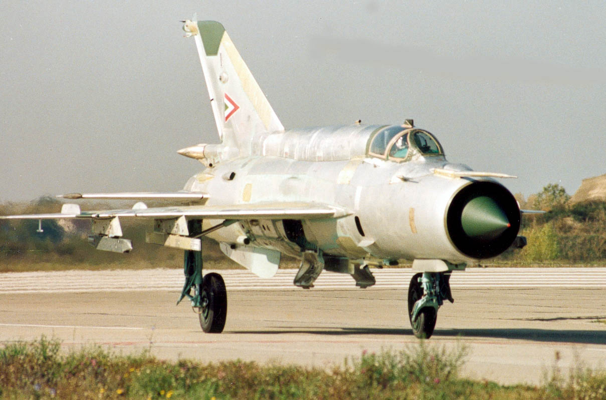 248.171.5_MiG_21bis_LHTL_931012_JG007.jpg