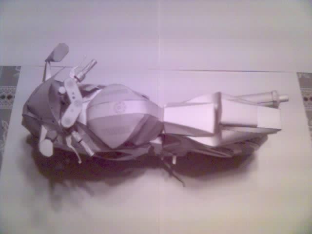 Yamaha YZF-R1 White Version