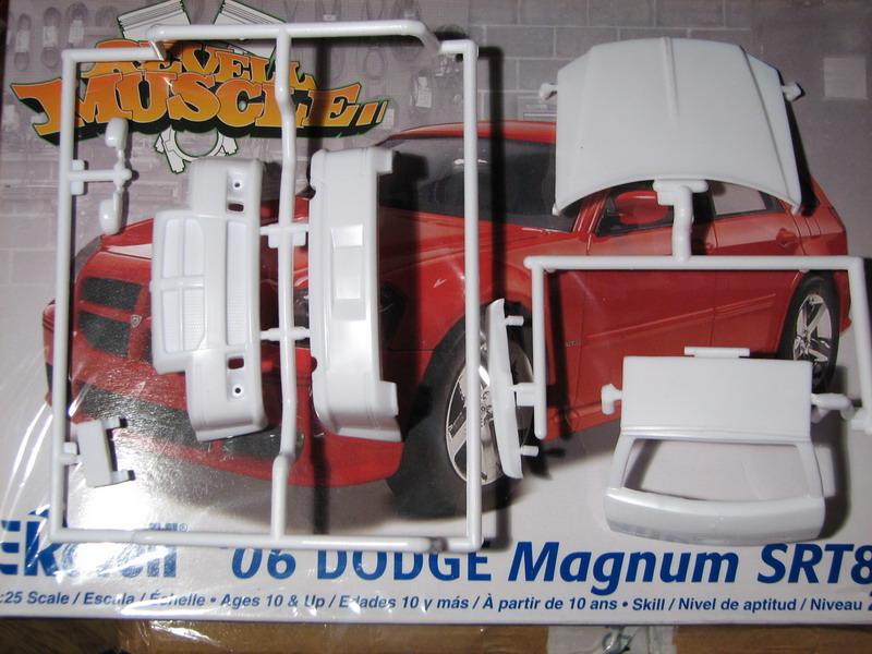 Magnum9

Szerintem én is kivágom a hűtőmaszkon lévő hálót, persze ha találok helyette egy jobbat.