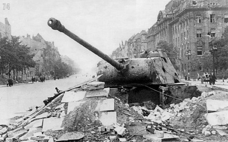 Panther in Berlin 1945