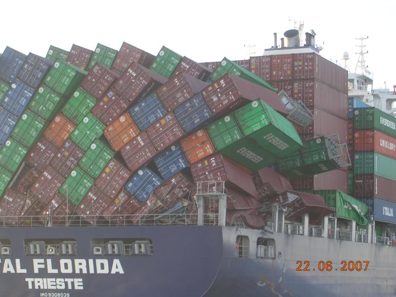 konténerszállító hajó balesete