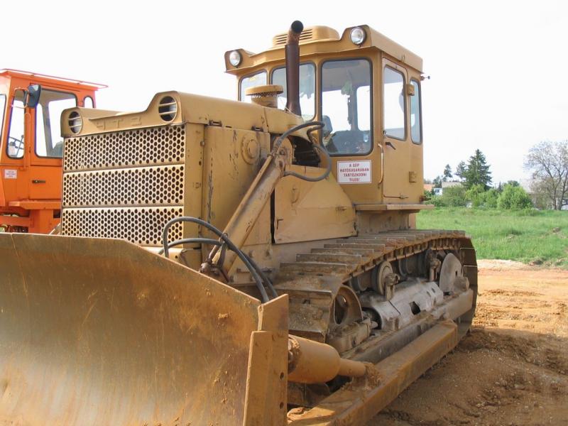 T-170 traktor (2)