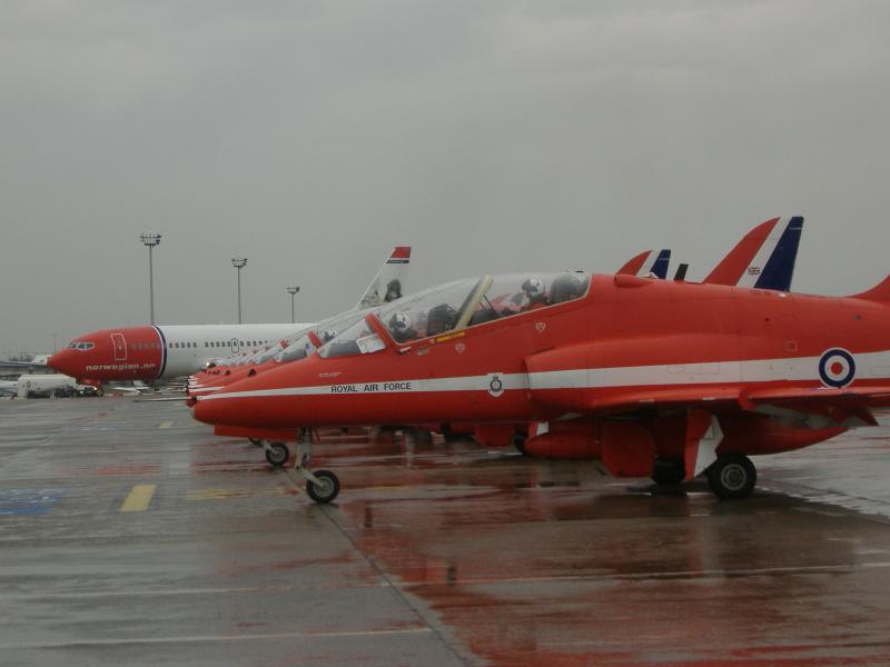 Red arrows2