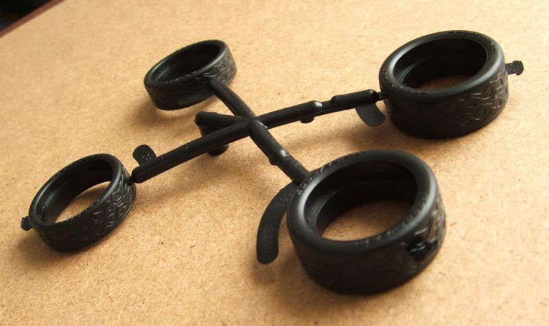 revell_dodge_sw_tyres

gyönyörűek! sajnos a fotó nem adja vissza...