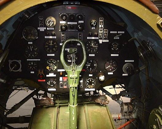 i-16-cockpit