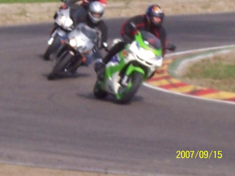 100_3975

kawasaki-t kergettem :)