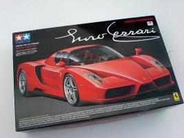 1/24 Tamiya Ferrari Enzo
(Raybrig_89)