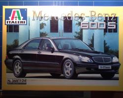 1-24  Italeri - Mercedes-Benz 600S
(Lajos)