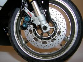 Yamaha XZF R1
(kovacsp)