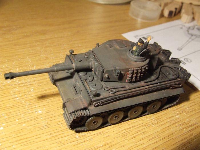 Tigris bal

A tank talán végleges formája, színe bal oldalról.