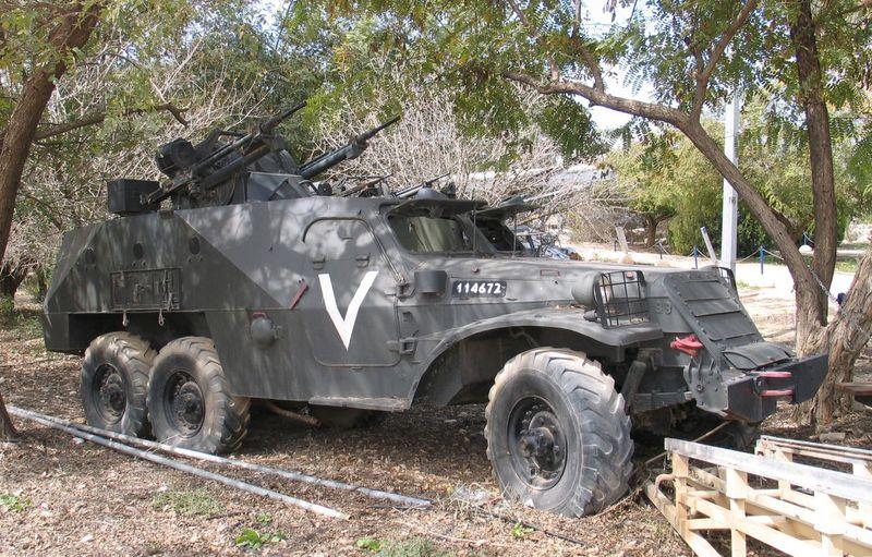 800px-BTR-152-TCM-20-hatzerim-2