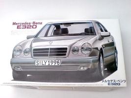 1/24 Fujimi Mercedes-Benz E320
(Raybrig_89)