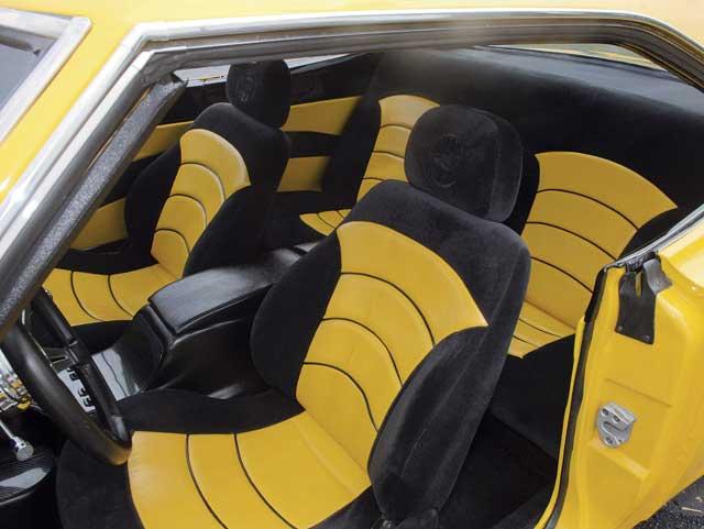 0601mopp_07z+1969_Dodge_Super_Bee+Interior_View_Seats