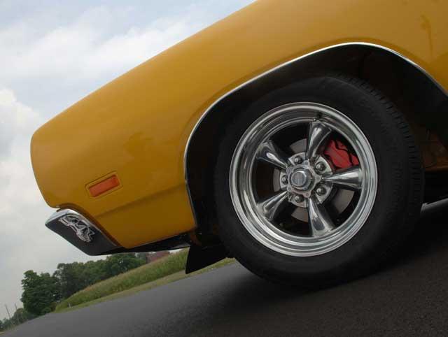0601mopp_15z+1969_Dodge_Super_Bee+Wheel_View