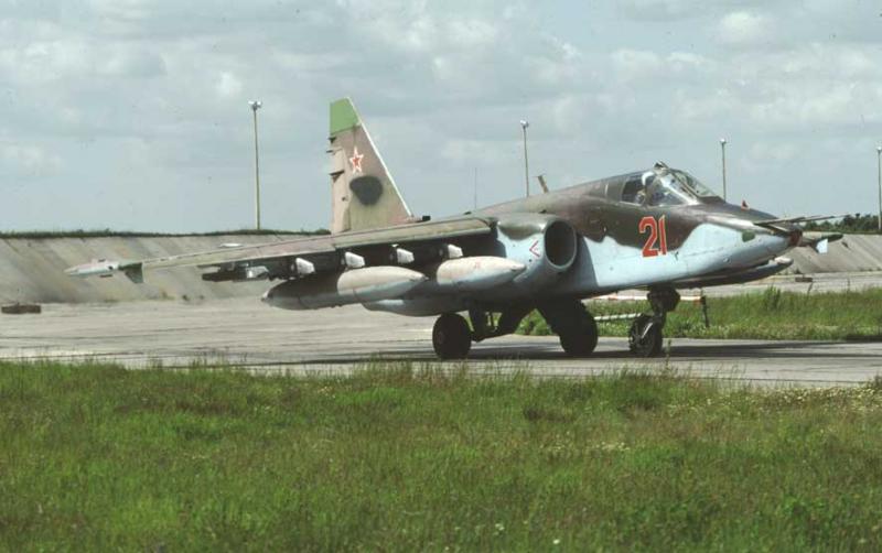 21 Su-25 21red 368OSHAP,Demmin