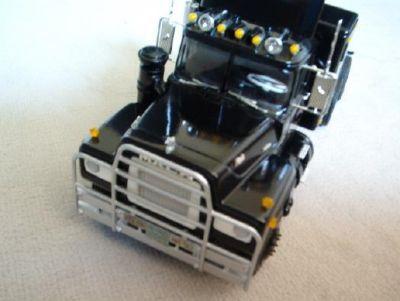 Modell~MACK-RS700L~2