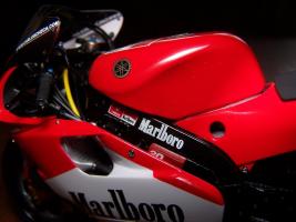 Yamaha YZR 500 Antena 3 D