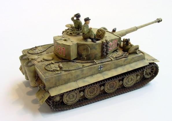 Tiger, Revell 1:72_3

by Karl Pesek_3