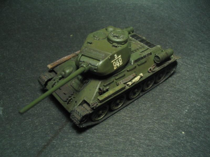 T-34

Tehát ez is Revell,egy éve készült.Ma azért már jópár dolgot máskép csinálnék:)