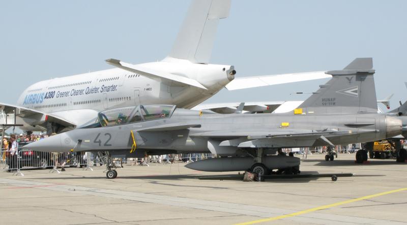 JAS-39EBS-HU,ILA2008 (1)