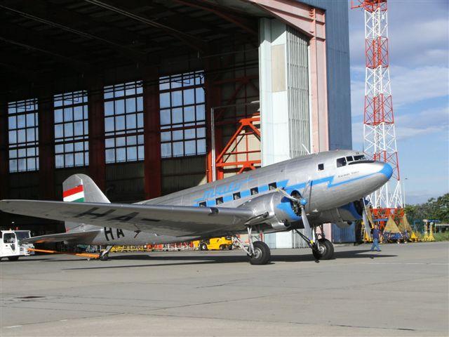 li-2 022

Li-2 MALÉV festése