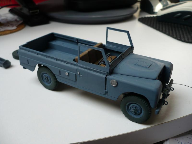 kék Land Rover Series II

Italeri SAS Land Roverből