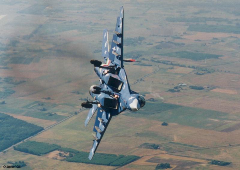 MiG_29_in air_HUAF60_JG004