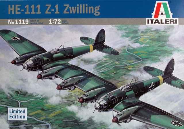 Végül pedig a Ju-322 Mammut vontatója: He-111Z
