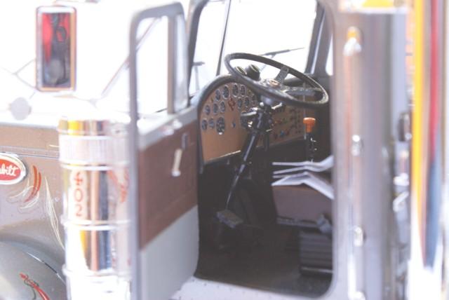 Peterbilt 359 Bill Signs Trucking