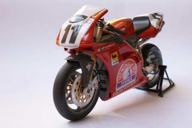 1:9 Revell Ducati      vodka reklámmal