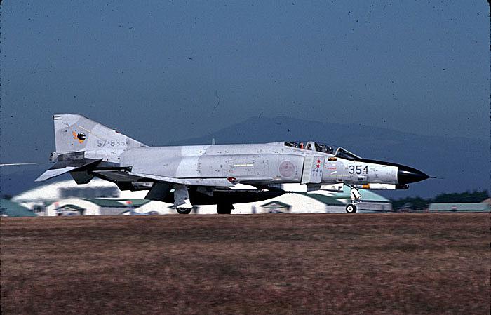 354_15443F-4EJ_57-8354

Álkamó átfestéssel.