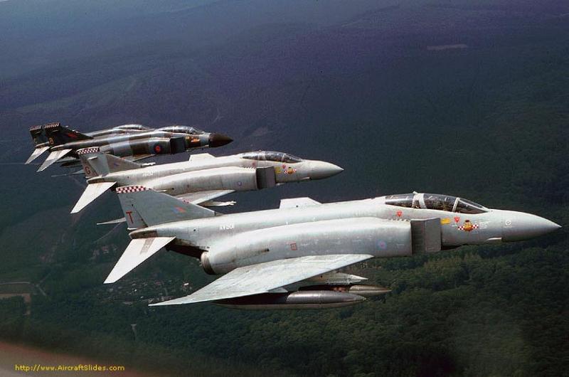 1105b78ec84 Ship 56 Sqdr. Phantoms over Germany

Jól látszik az FS és BS festék közötti minimális eltérés.