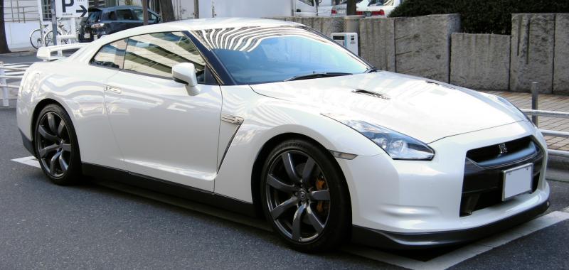 Nissan_GT-R_03