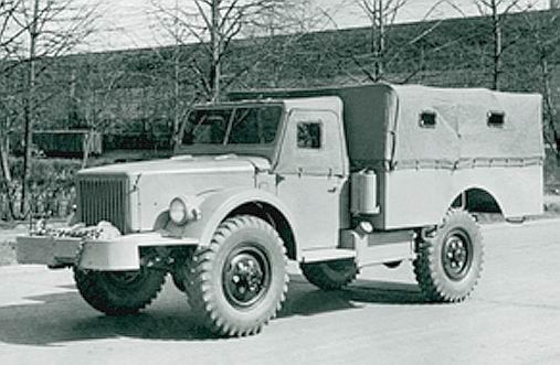 GAZ-62 korai változat.

GAZ-62 korai - még csőrös - változata. Ebből is volt legalább két fajta.