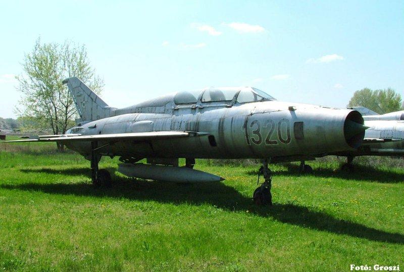 MIG-21U 1320