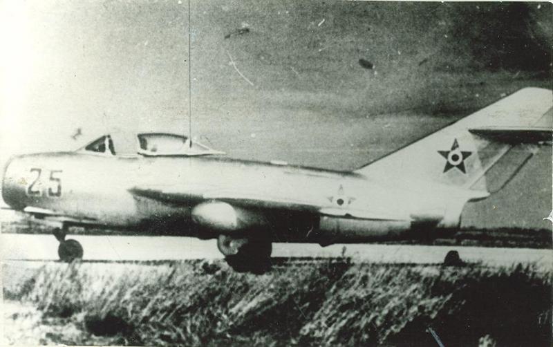 124778_70853_MiG1525

huszonötös