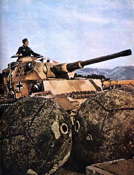 273 - panzer_3_on_guard_at_toulon