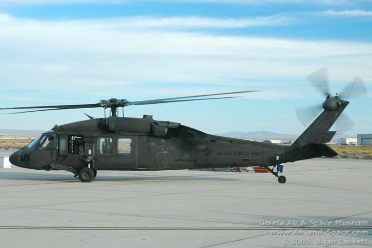 DSC_4435 UH-60A 87-24623 left side taxiing l