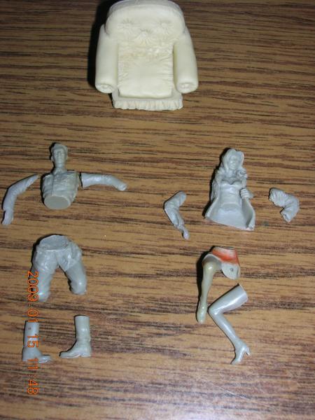 Fém figuráim is vannak, de már a sci-fi diohoz alapozva vannak, és már hozzájuk és felakrom használni majd a szerzett tapasztalatot.
A maradék gyanta/vinyl figurák közül pedig ez az összeállítás a "beáldozható".