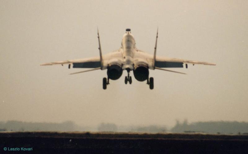 8.  MiG_29_LHKE98_LK013