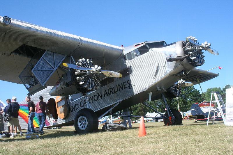 800px-Scenic_Trimotor