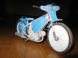 Jawa 884.5

1:12 méretarányú.