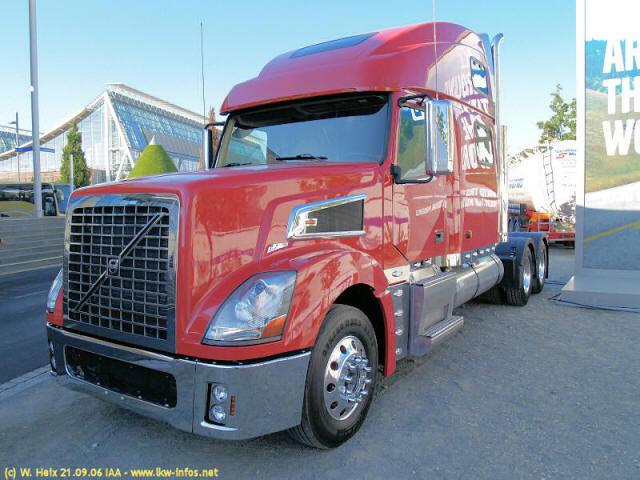 Volvo-VT-880-rot-220906-05