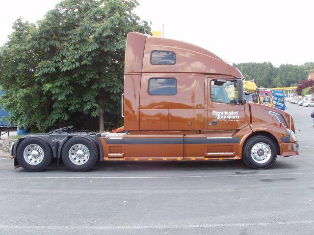 Volvo-VN-LRN-Holz-010806-02
